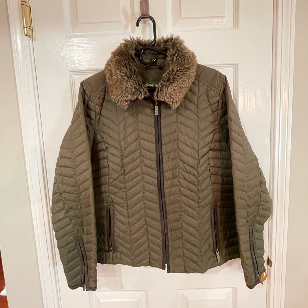Large Olive Green Eddie Bauer Goose Down Jacket w/ Polyester Shell & Neck Liner